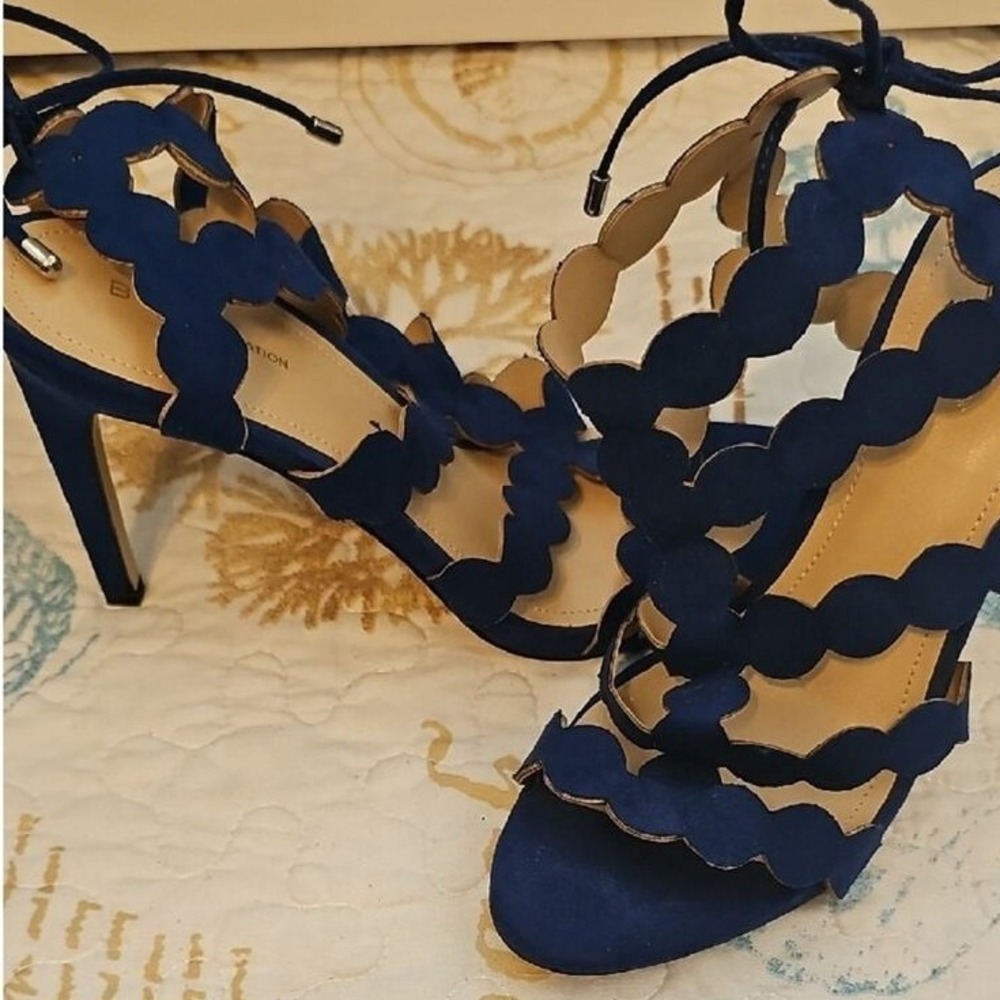 BCBGeneration Royal Blue Scalloped Lace-Up Heels 7.5 Stiletto PL-CHIKO-X